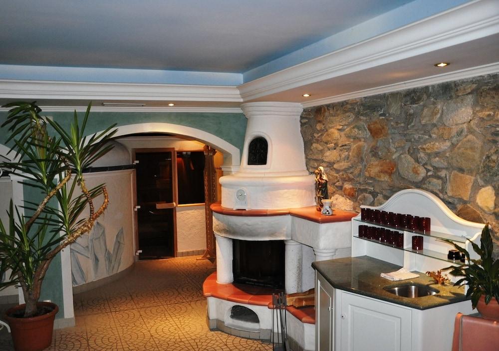 Hotel Post Großkirchheim Екстериор снимка