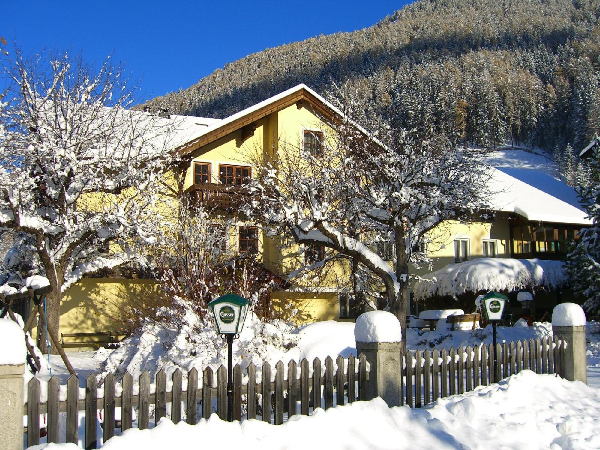 Hotel Post Großkirchheim Екстериор снимка