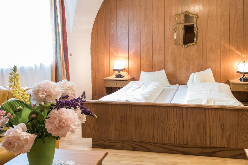 Hotel Post Großkirchheim Екстериор снимка