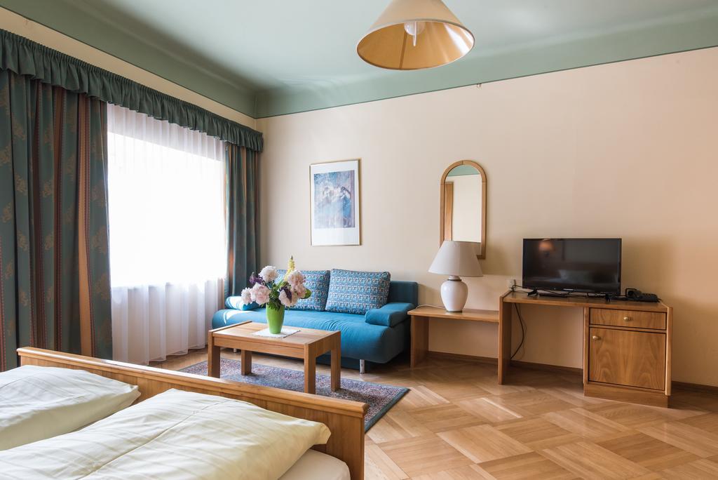 Hotel Post Großkirchheim Екстериор снимка
