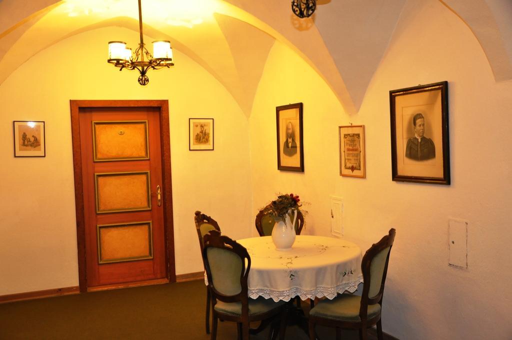 Hotel Post Großkirchheim Стая снимка