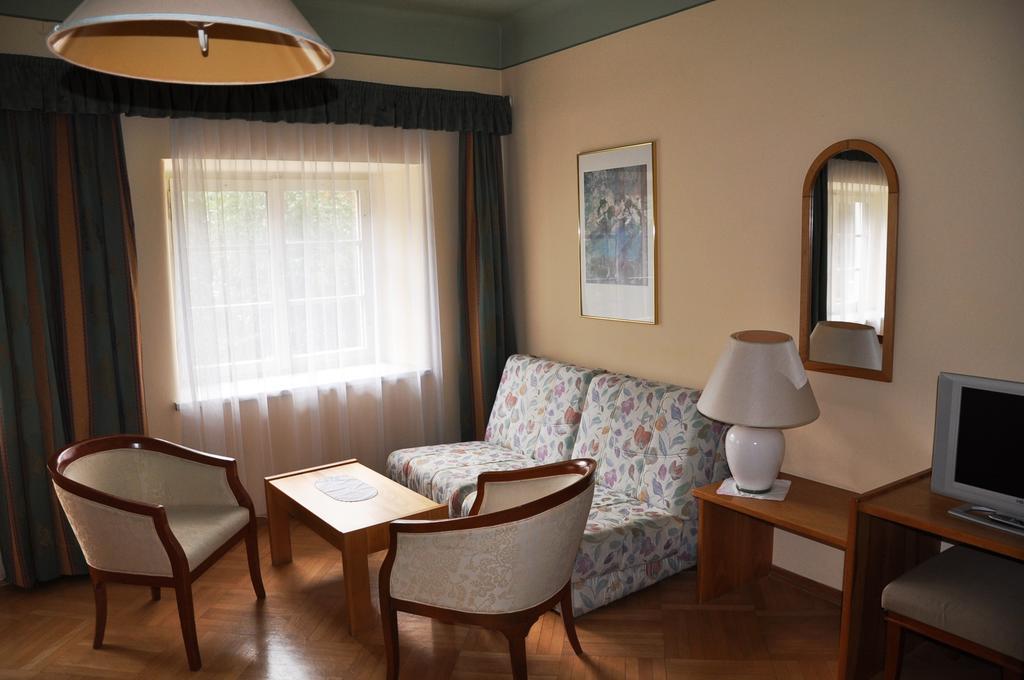 Hotel Post Großkirchheim Екстериор снимка