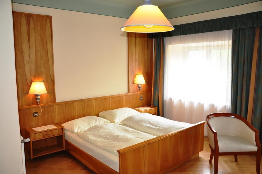 Hotel Post Großkirchheim Екстериор снимка