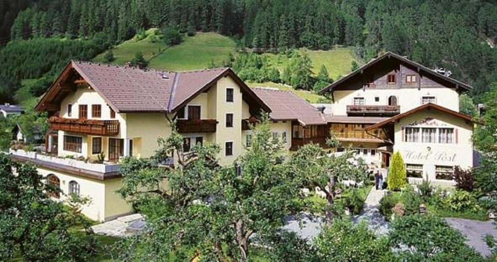 Hotel Post Großkirchheim Екстериор снимка